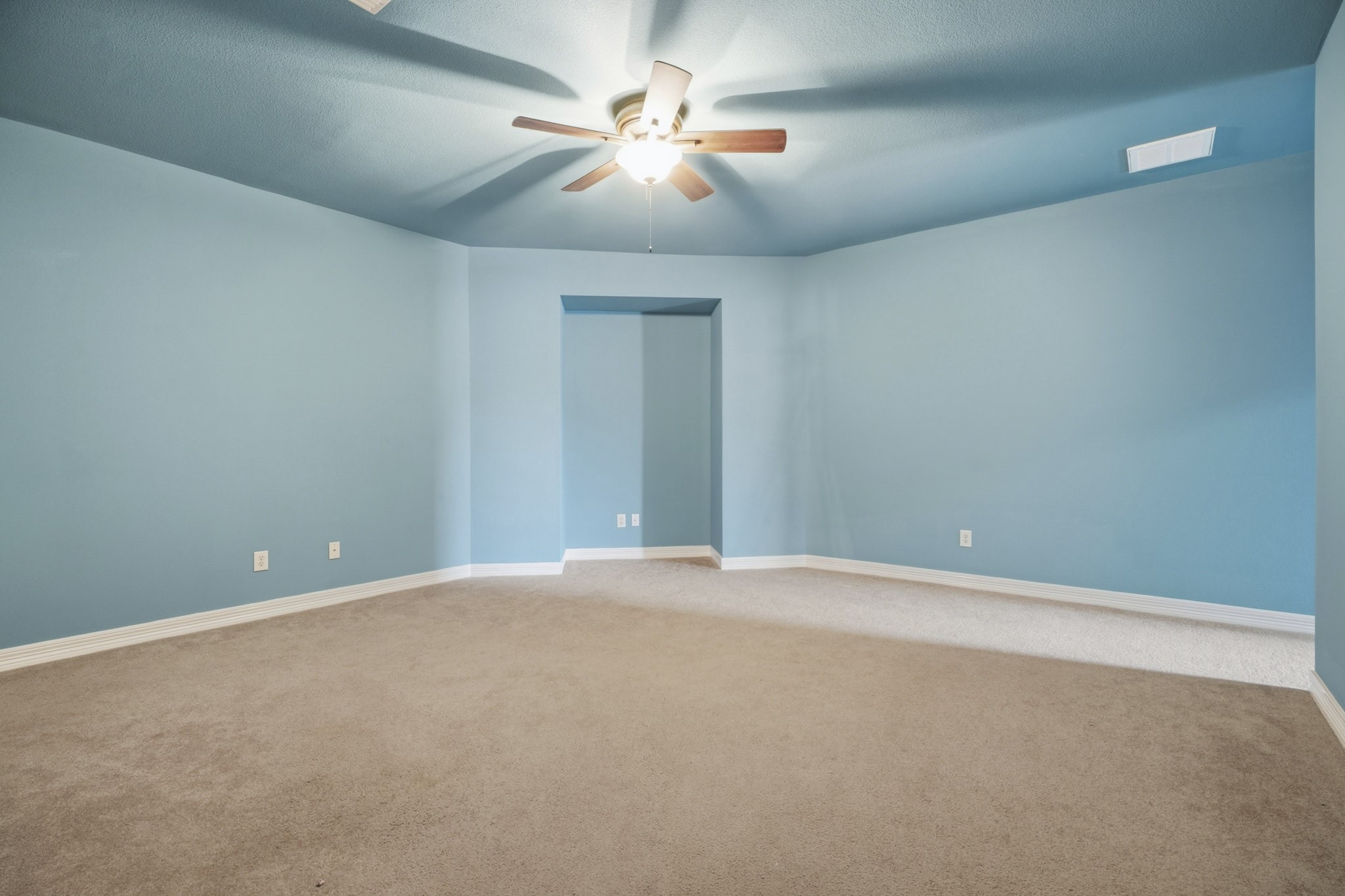 2904 Grand Shore Court Property Photo 23