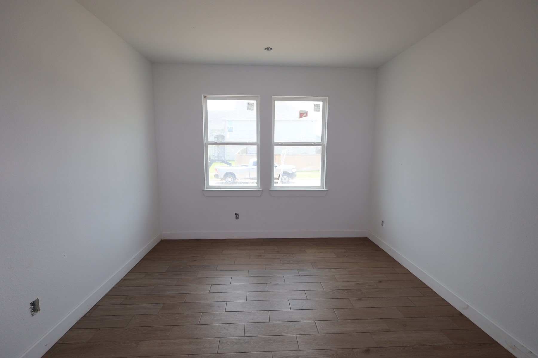 2803 Dark Lantern Lane Property Photo 3