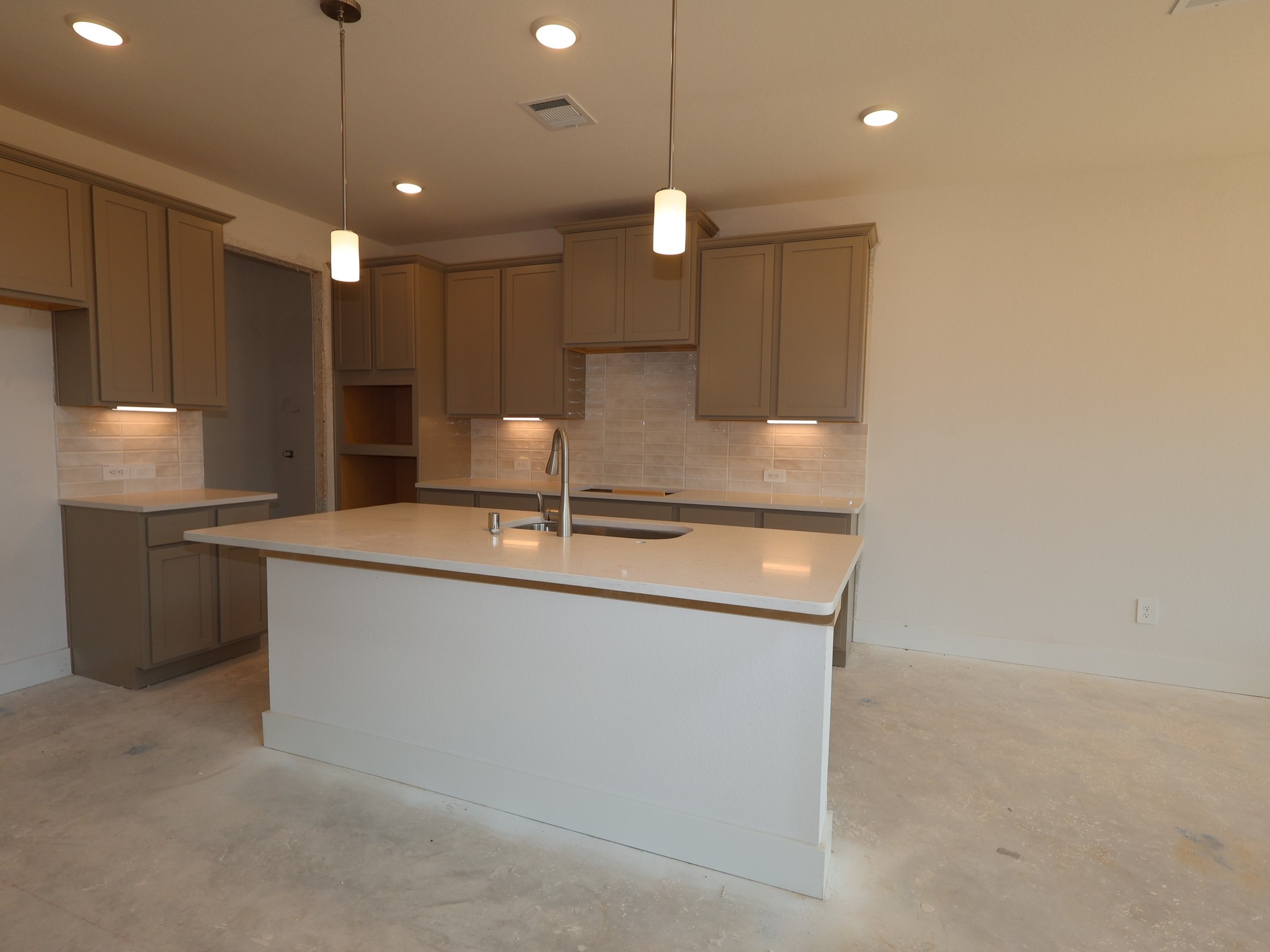 21402 Villa Spruce Lane Property Photo 5