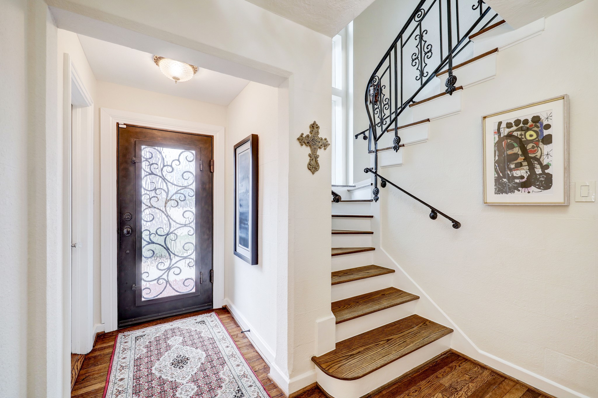 2535 N Macgregor Way Property Photo 8