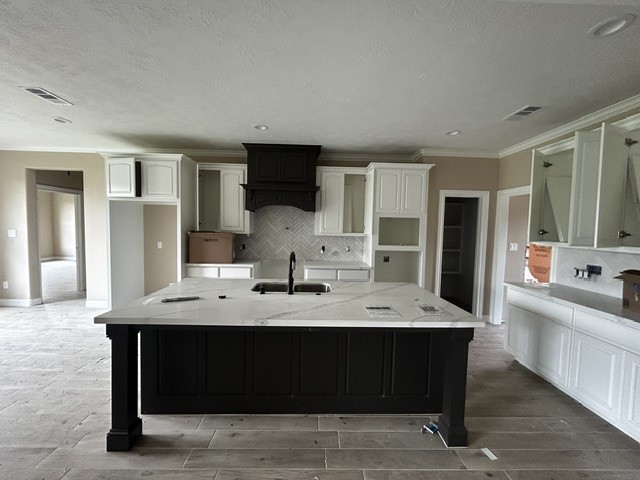 8595 Sana Drive Property Photo 4