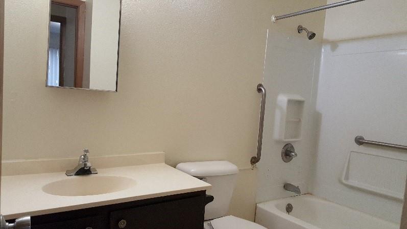 916 Larson Drive Property Photo 9