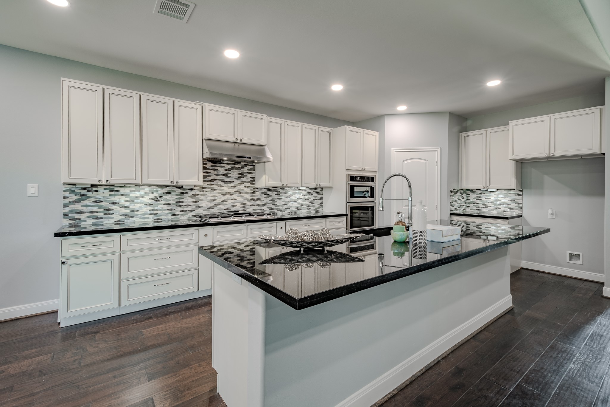 40242 Spyglass Hill Drive Property Photo 12
