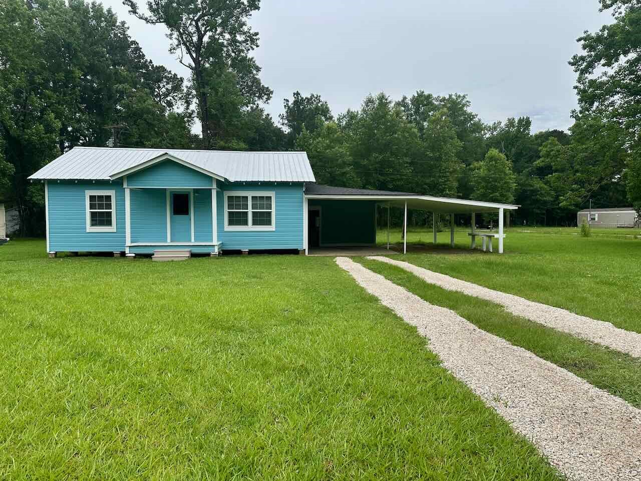 283 County Road 852 Property Photo 1