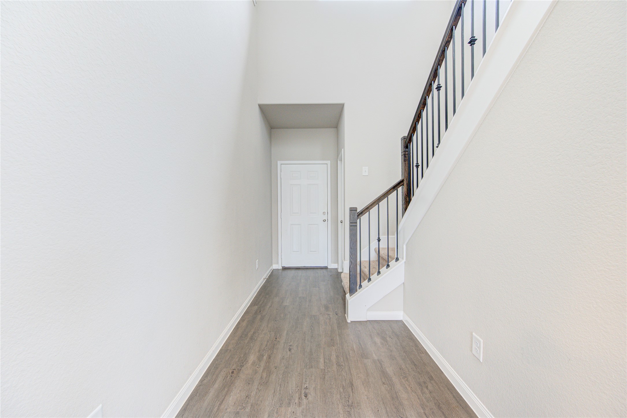 3707 W Alessano Lane Property Photo 4