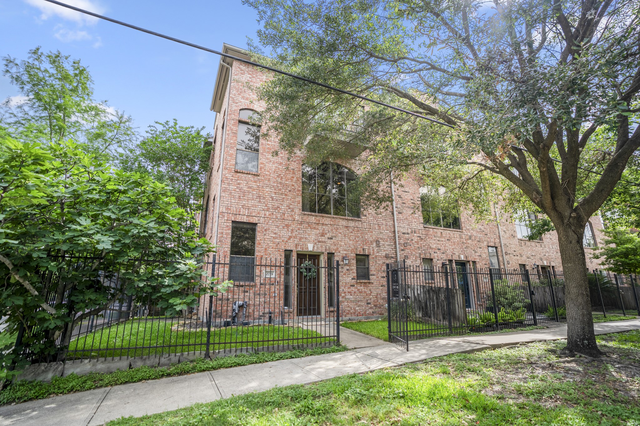 2719 La Branch Street Property Photo 1
