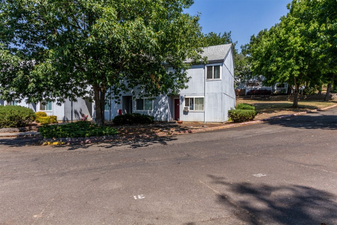 721 Se Meadowlark St 50 Property Photo 7