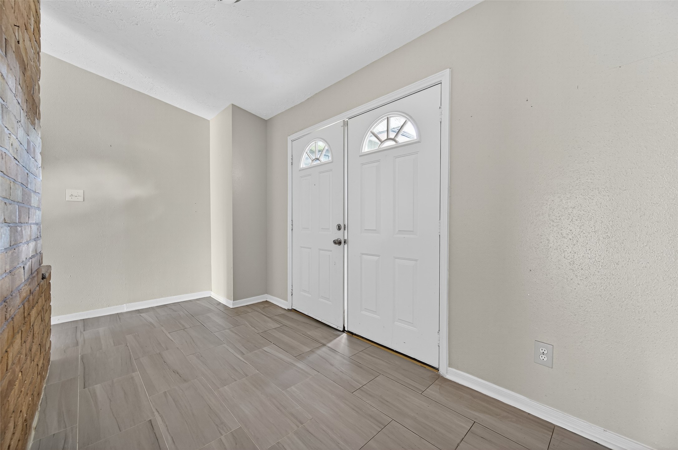 8623 Riverside Walk Lane Property Photo 7