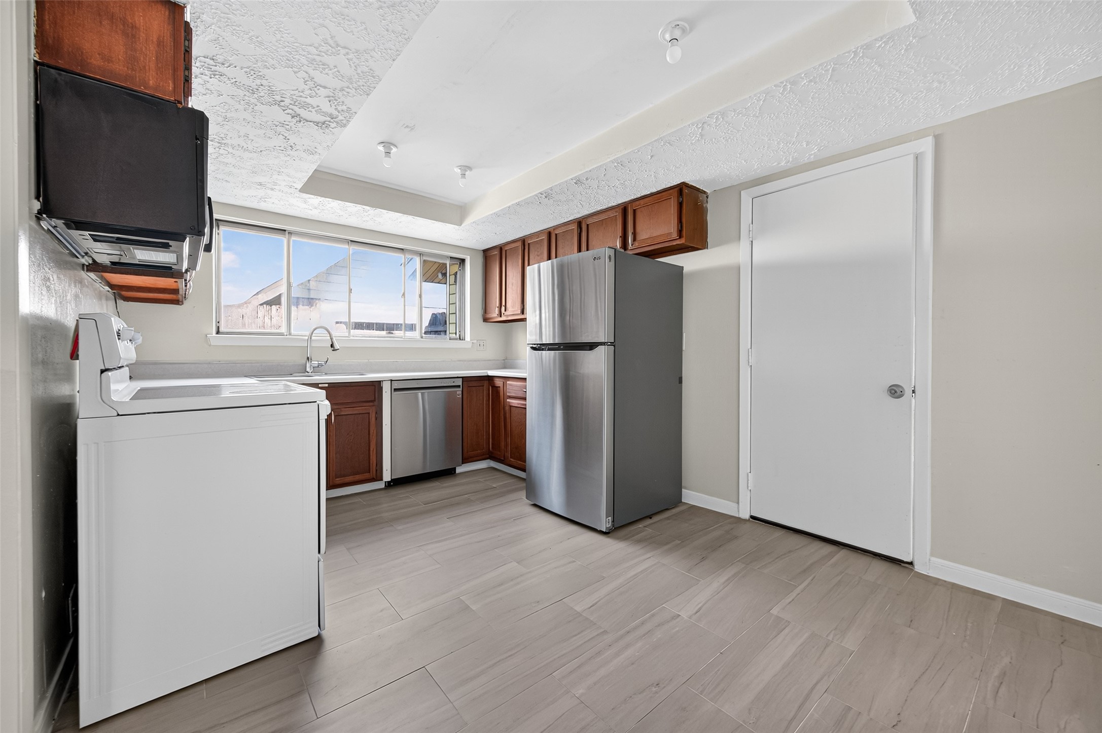 8623 Riverside Walk Lane Property Photo 12