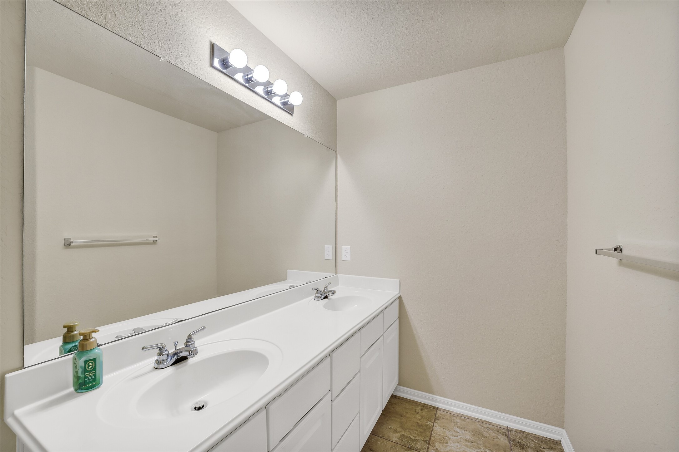 3150 View Valley Trail Property Photo 18
