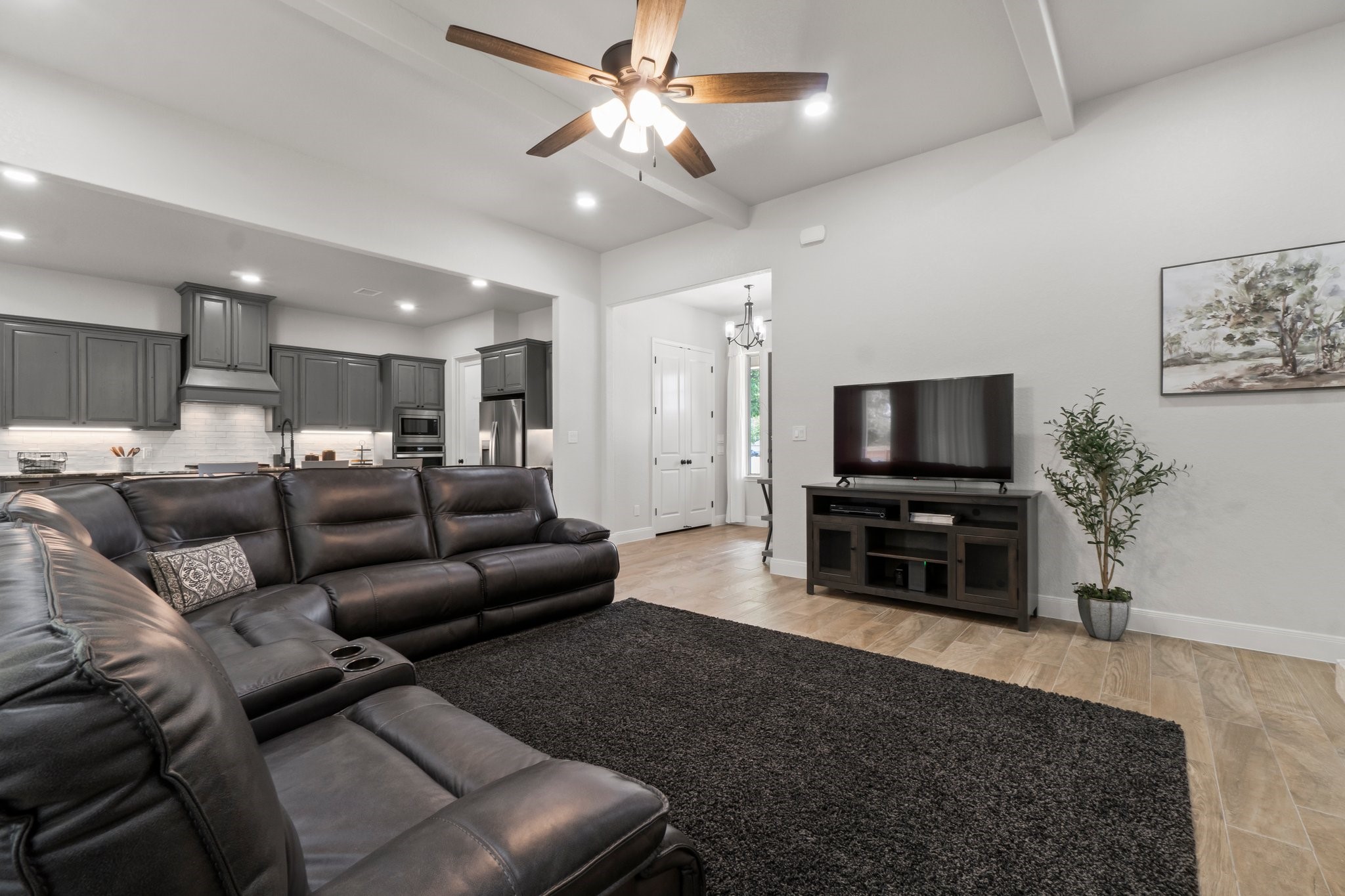 100 Calvary Drive Property Photo 5