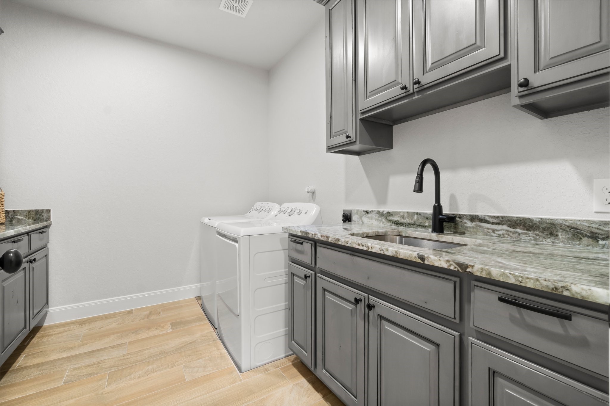100 Calvary Drive Property Photo 13