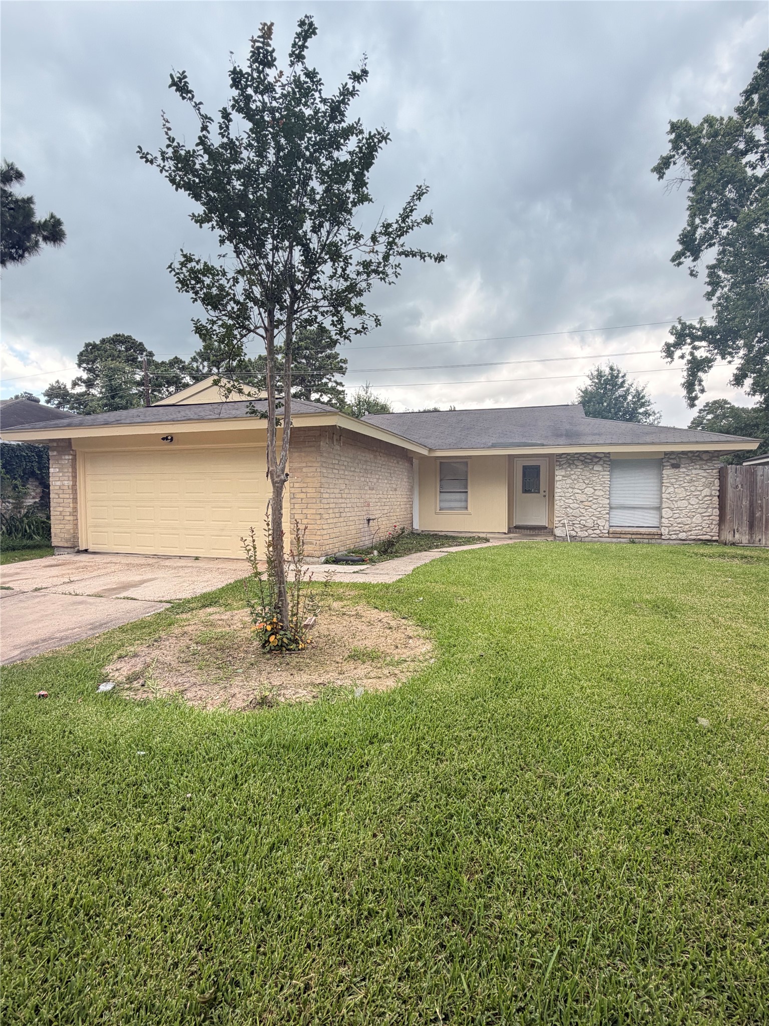 4527 Fitzwater Drive Property Photo 1