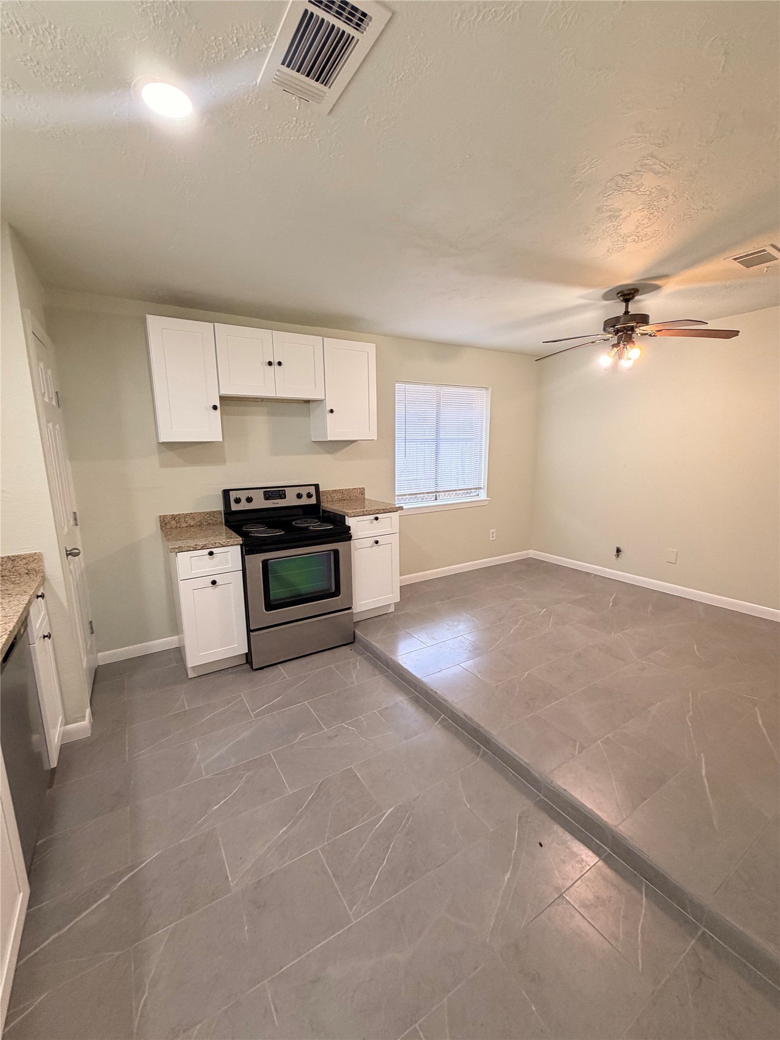 4527 Fitzwater Drive Property Photo 4