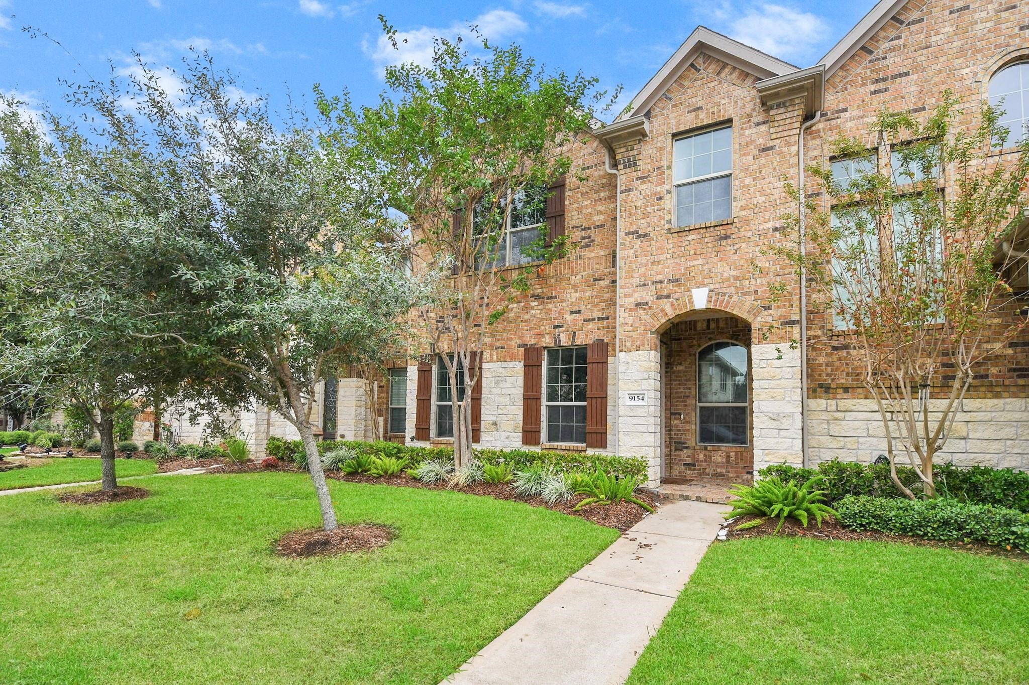 9154 Sunlight Oak Lane Property Photo