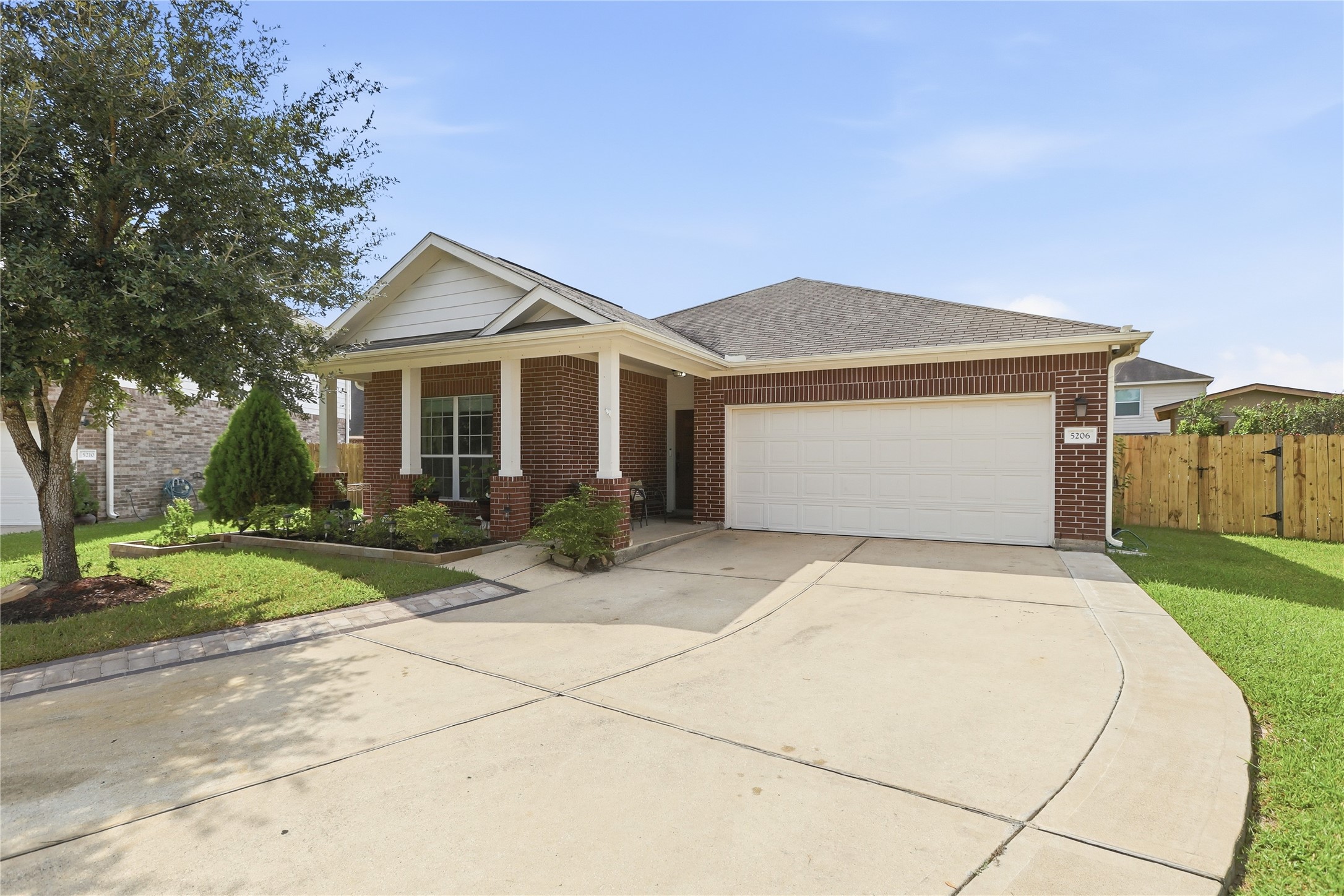 5206 Clipper Hill Court Property Photo 1