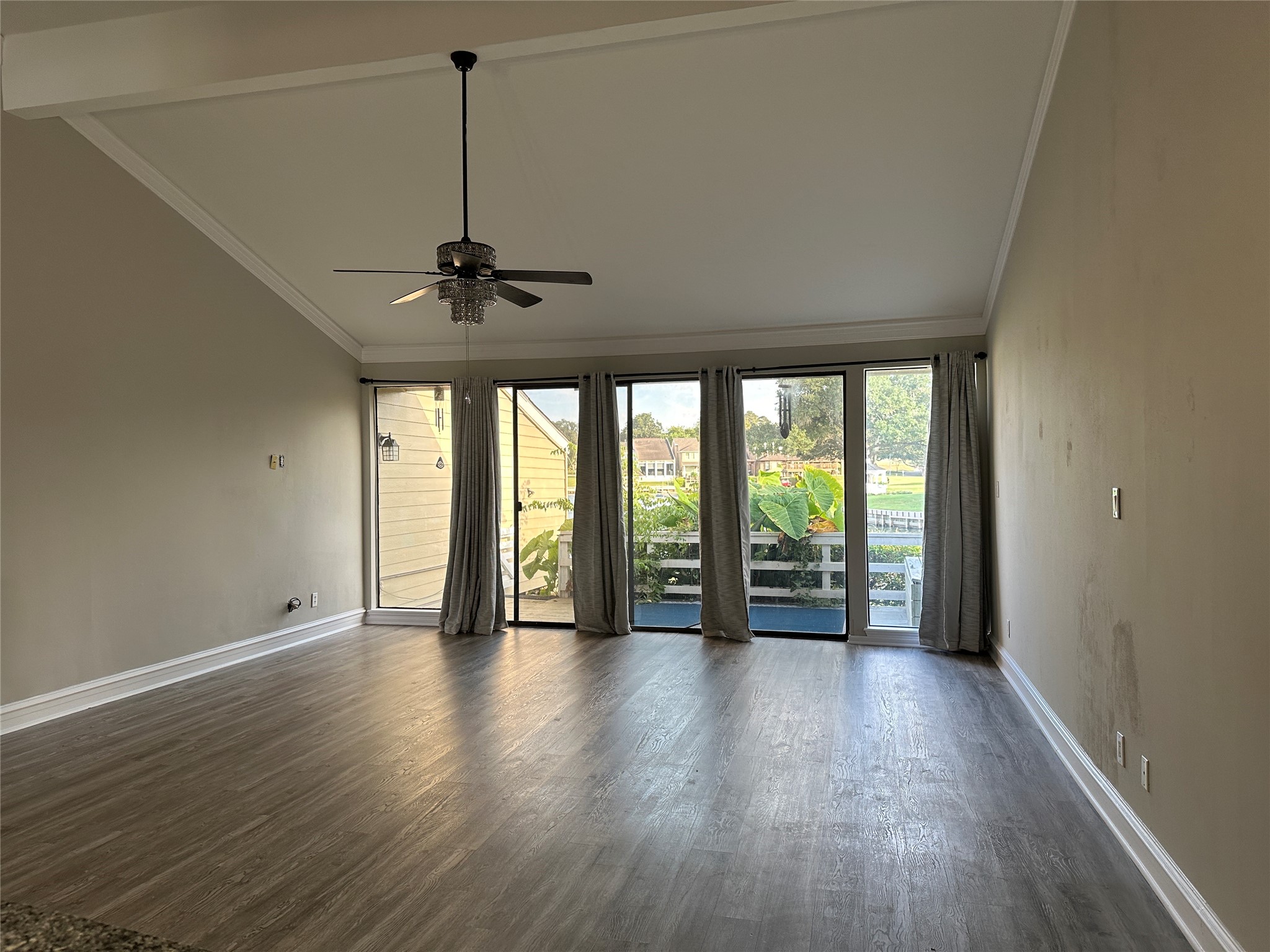 7 April Point Drive S 7 Property Photo 3