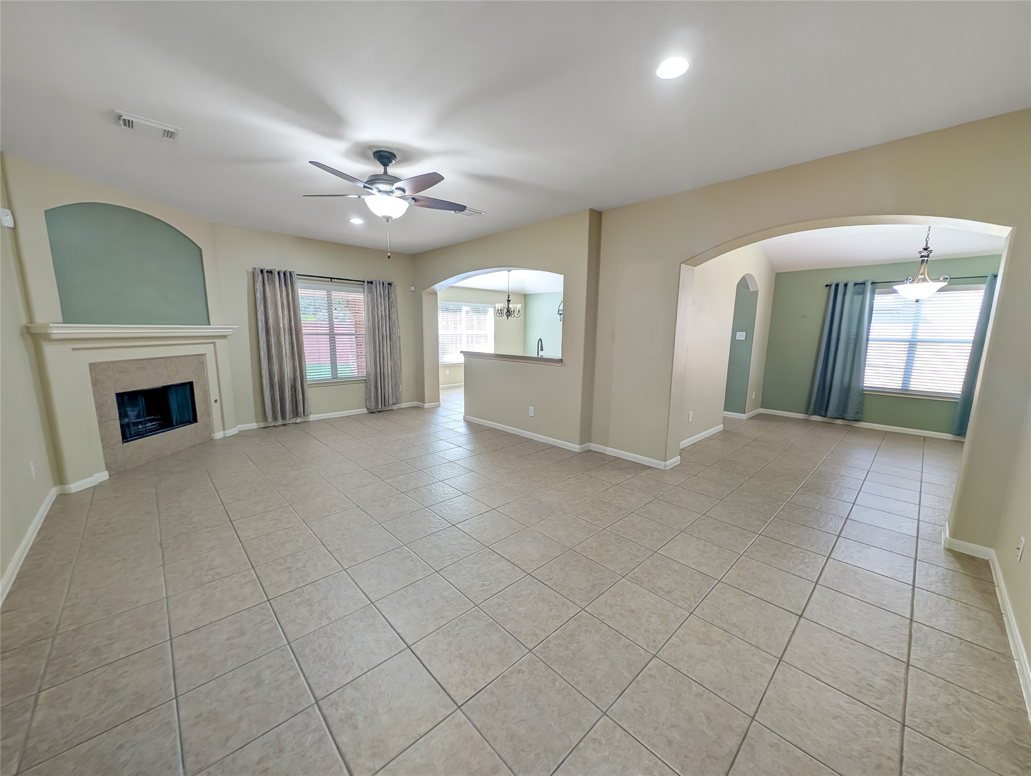 26403 Abbey Springs Lane Property Photo 3
