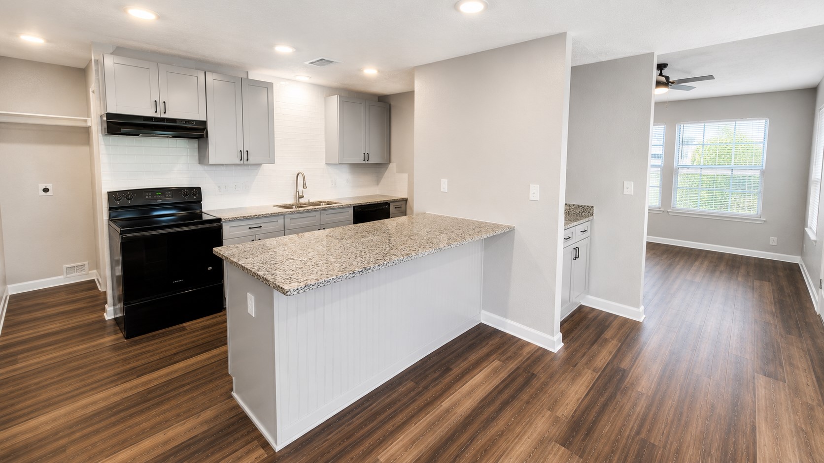 9 Carol Court B Property Photo 6