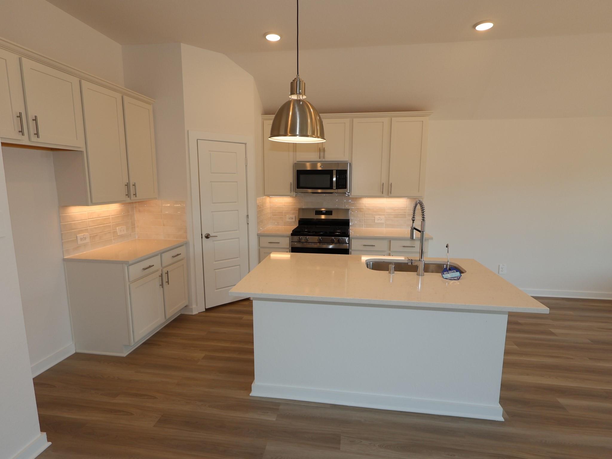 636 Spring Ashberry Court, Magnolia Tx 77354 Property Photo 3