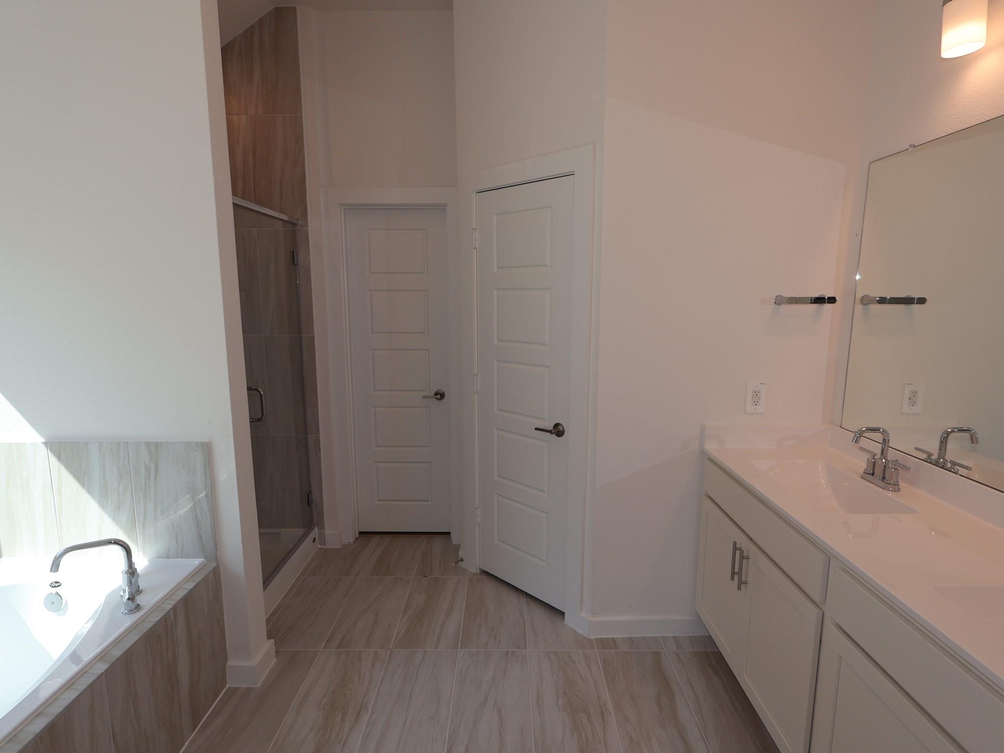 636 Spring Ashberry Court, Magnolia Tx 77354 Property Photo 5