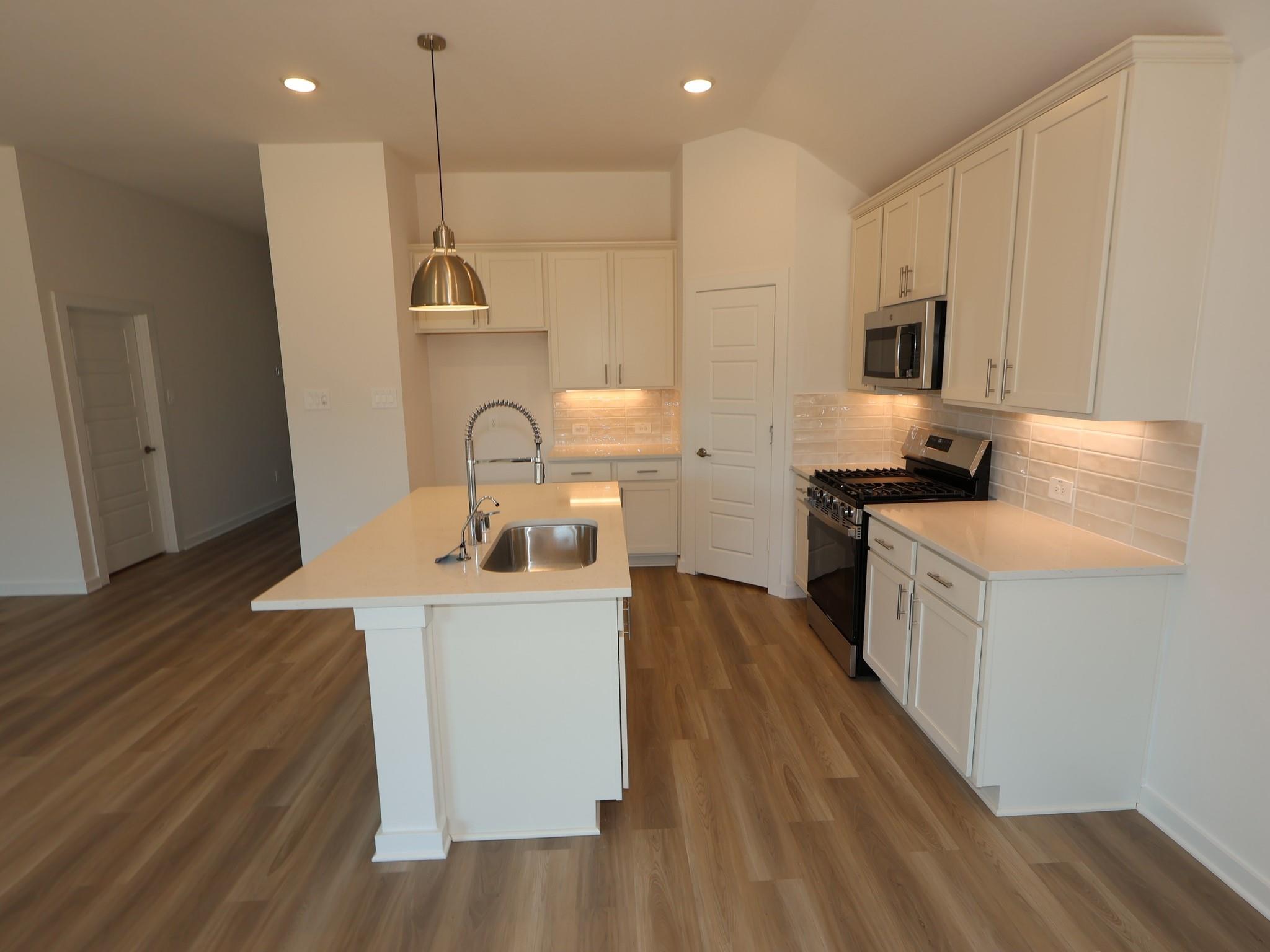 636 Spring Ashberry Court, Magnolia Tx 77354 Property Photo 10