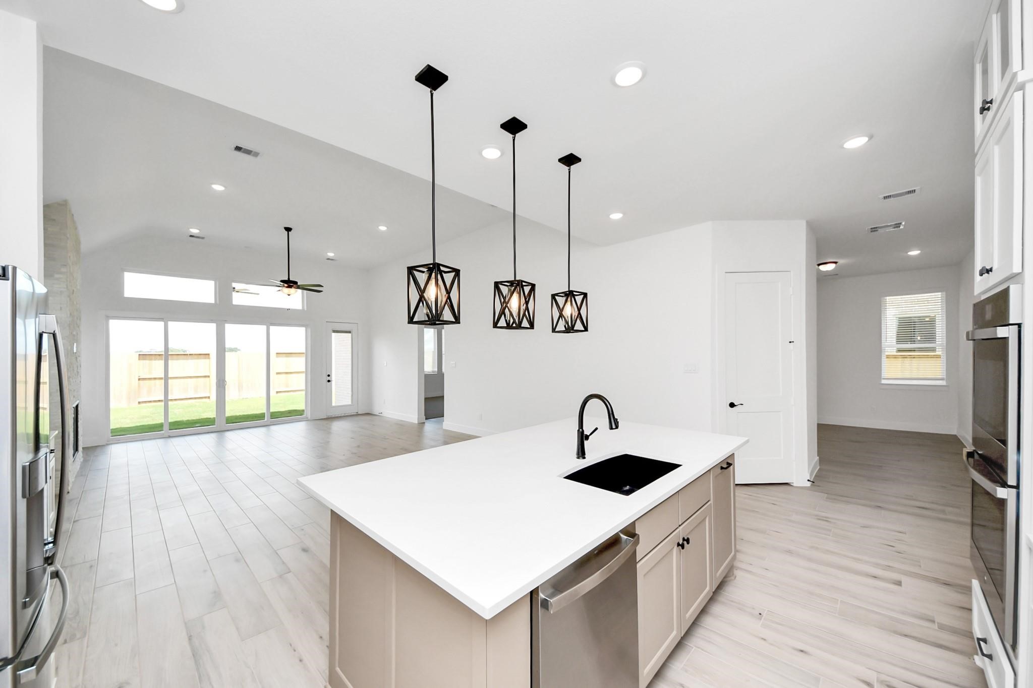 9606 Chateau Hill Drive Property Photo 10