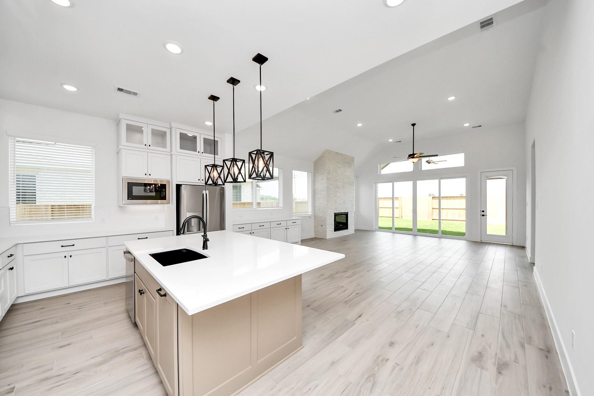 9606 Chateau Hill Drive Property Photo 11
