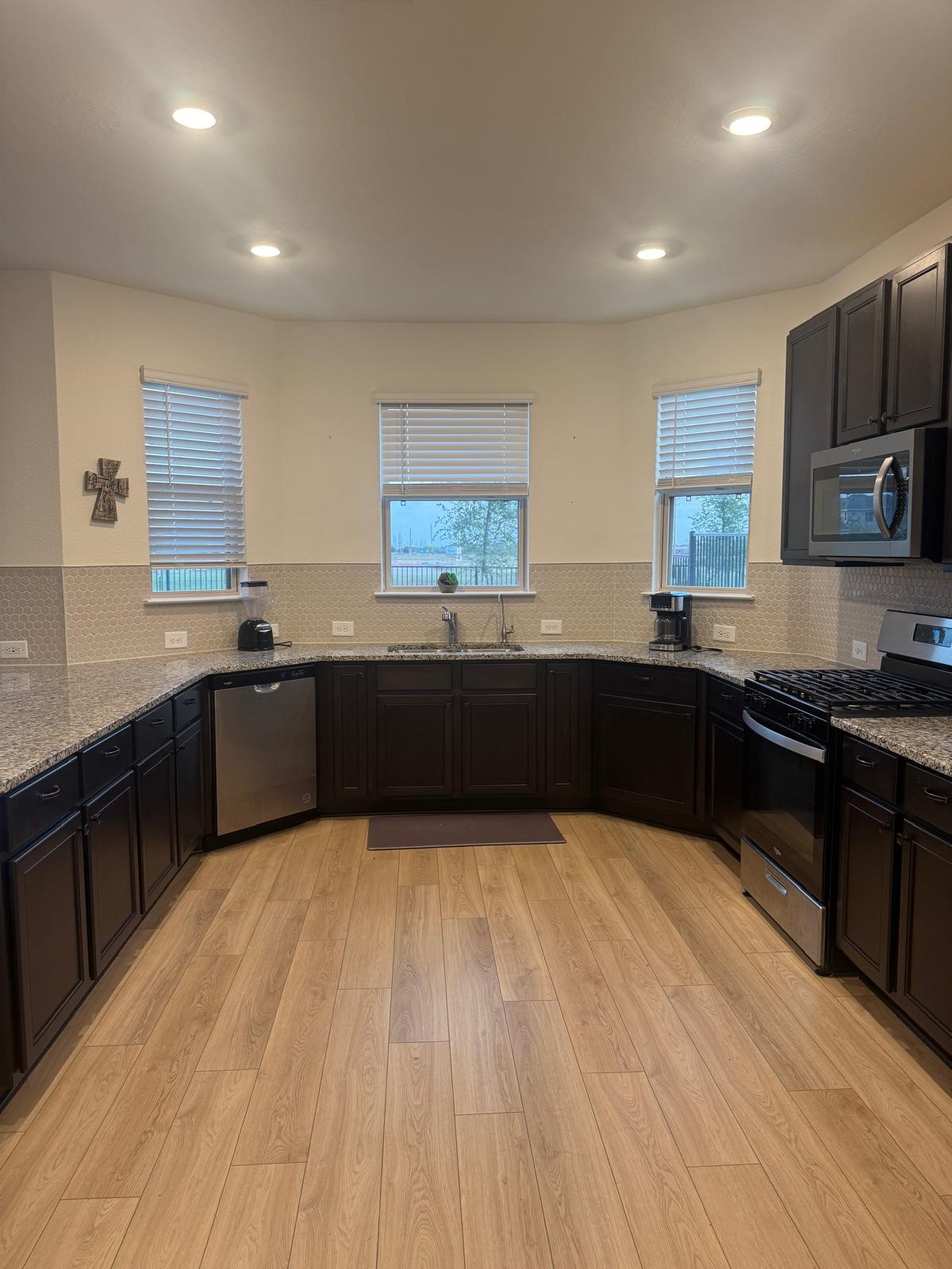4841 Sun Falls Drive Property Photo 8