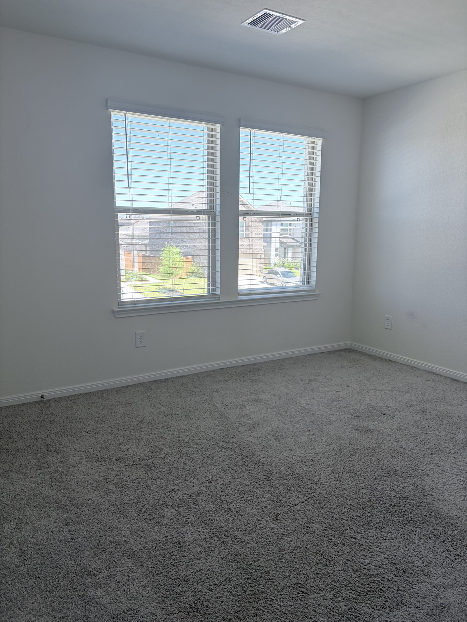 4841 Sun Falls Drive Property Photo 32