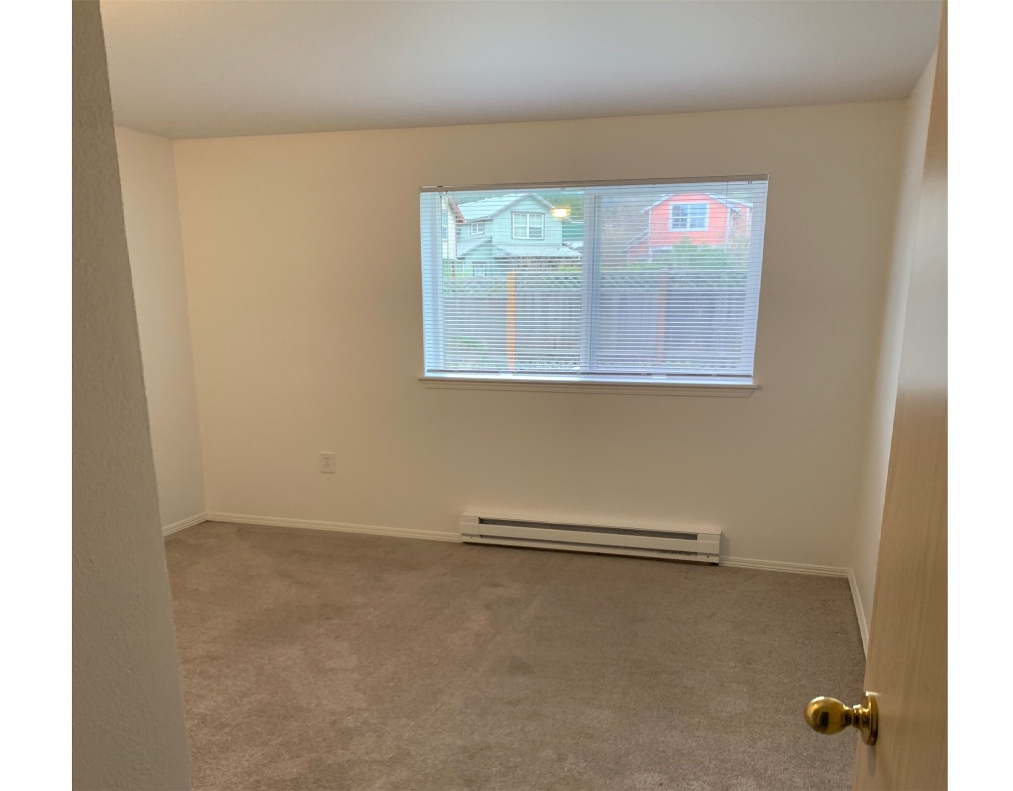 445 Carter Ave Property Photo 4