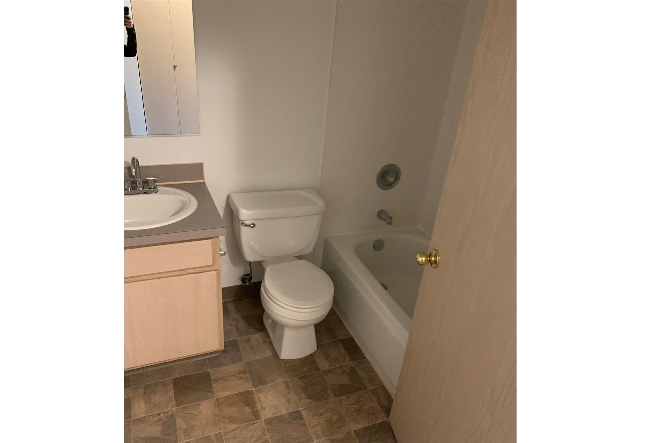 445 Carter Ave Property Photo 5