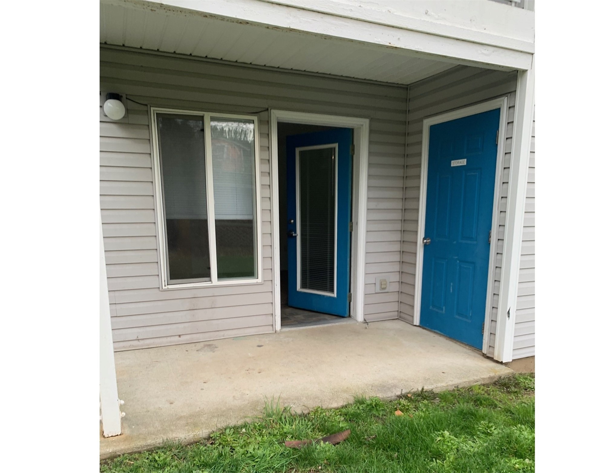 445 Carter Ave Property Photo 10