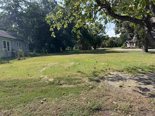 1747 10th Street Property Photo 1