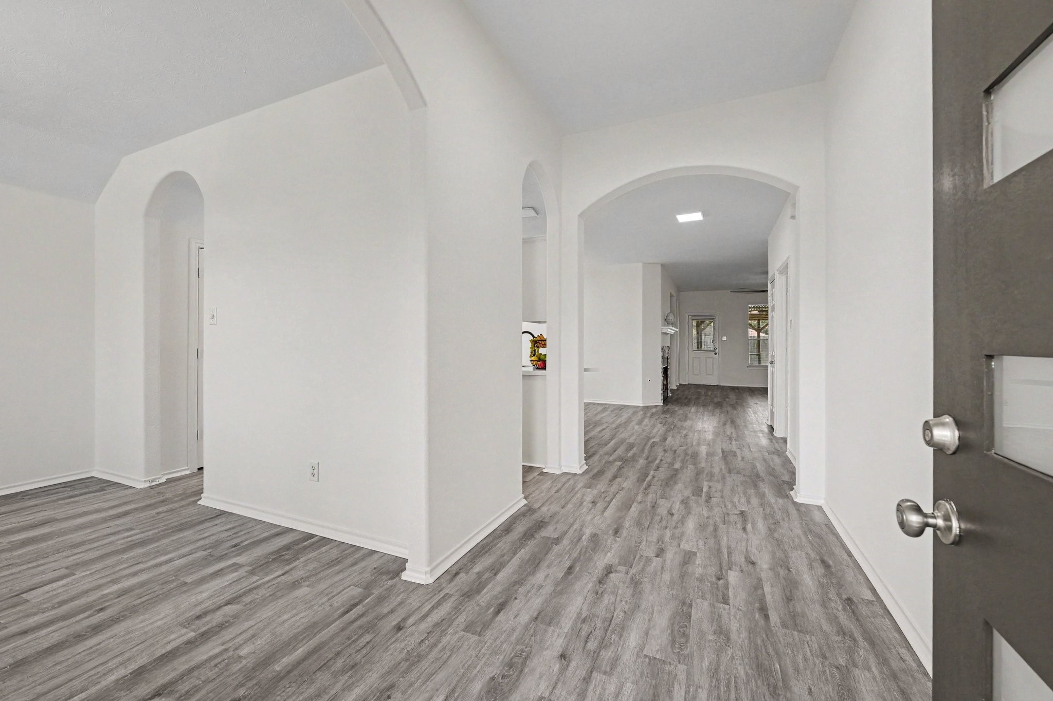 18314 Manorcliff Lane Property Photo 3