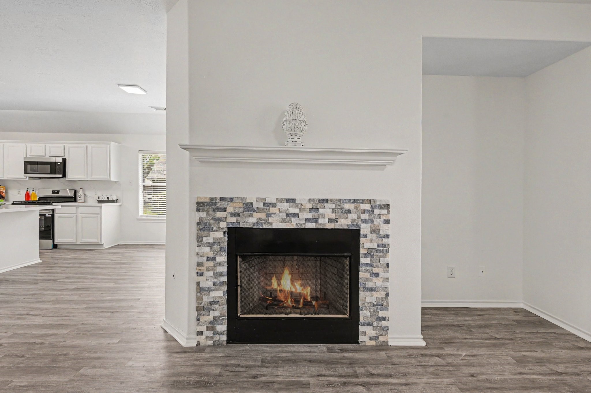 18314 Manorcliff Lane Property Photo 12