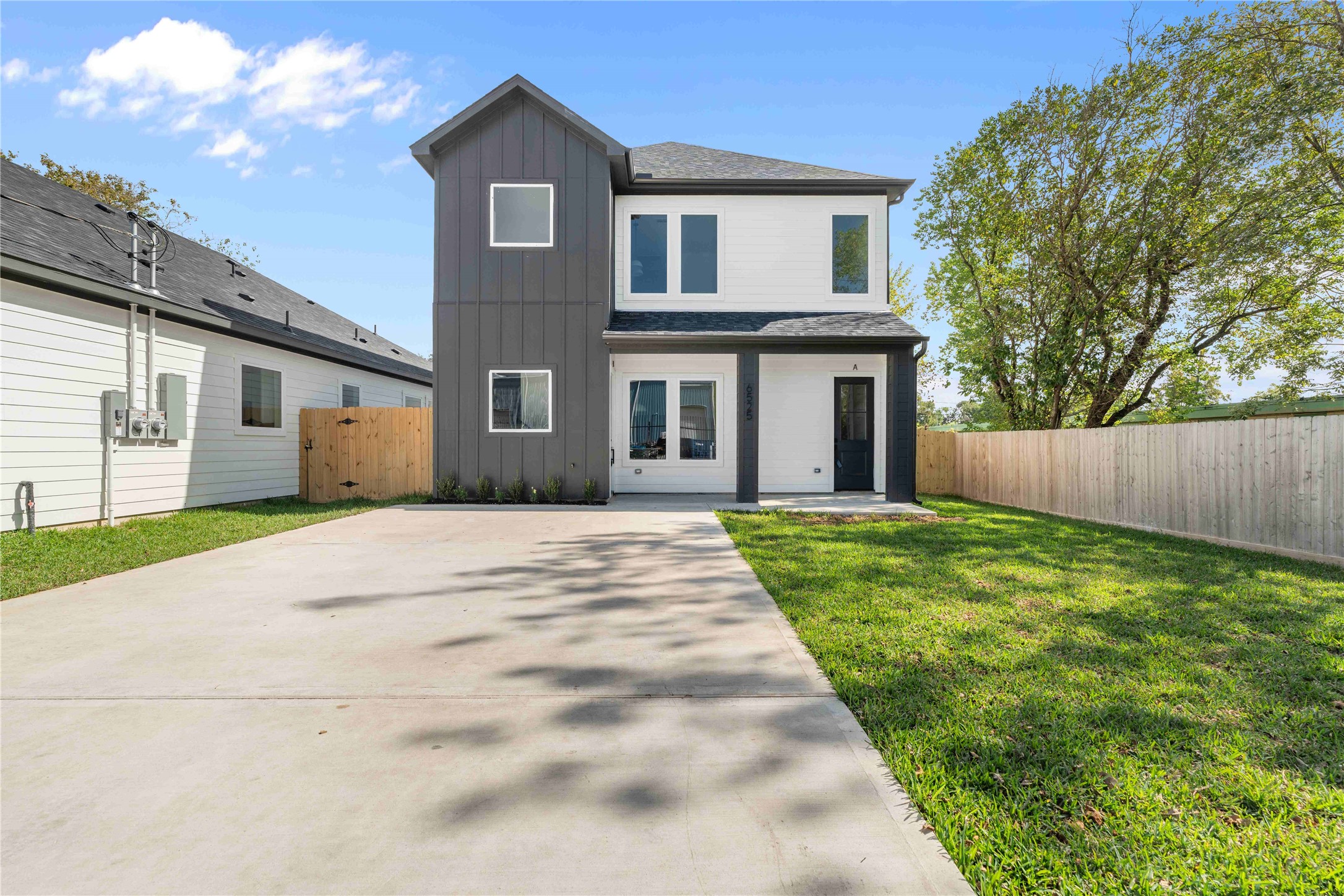 6525 Madrid Street Property Photo