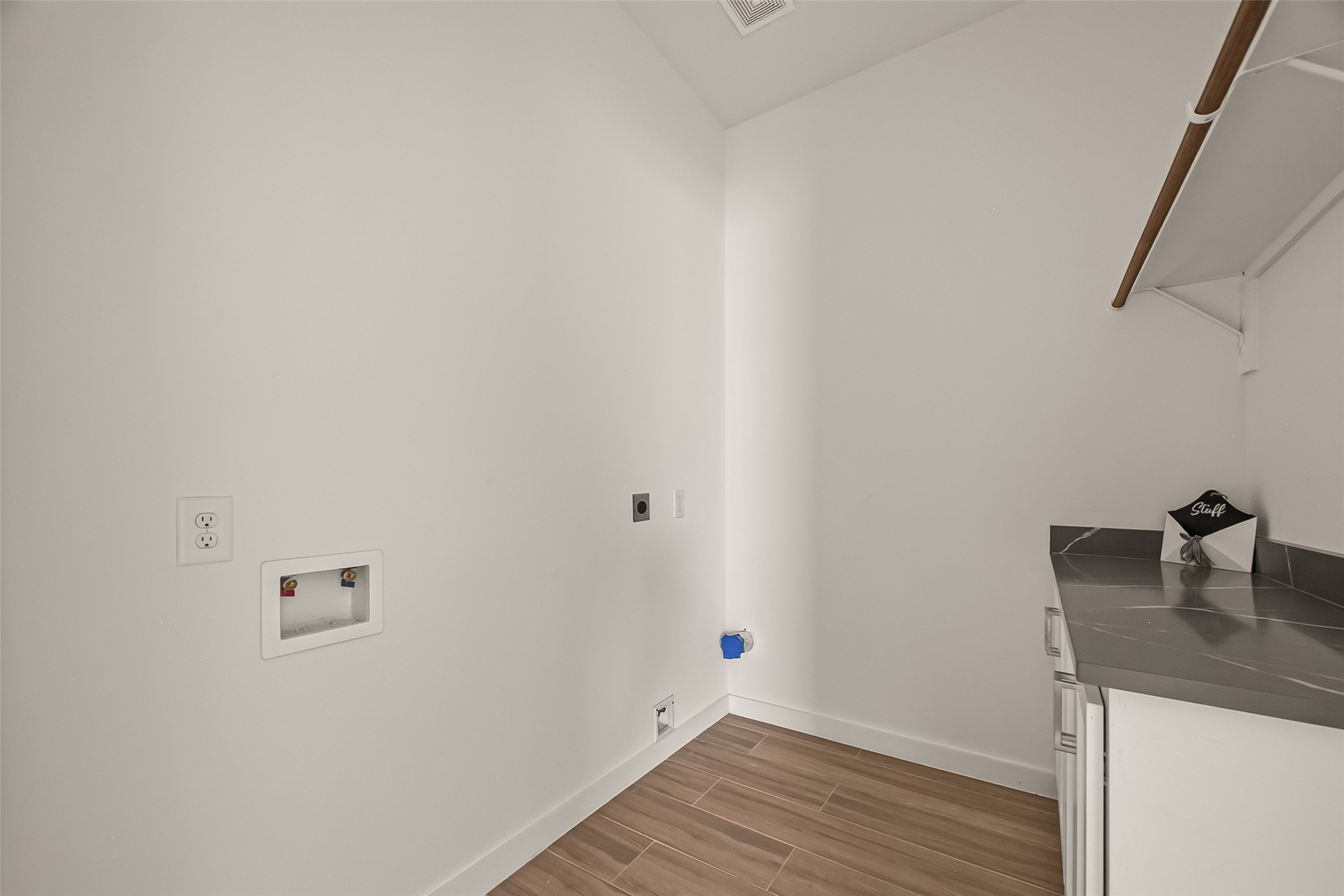 90 Burress Street B Property Photo 10