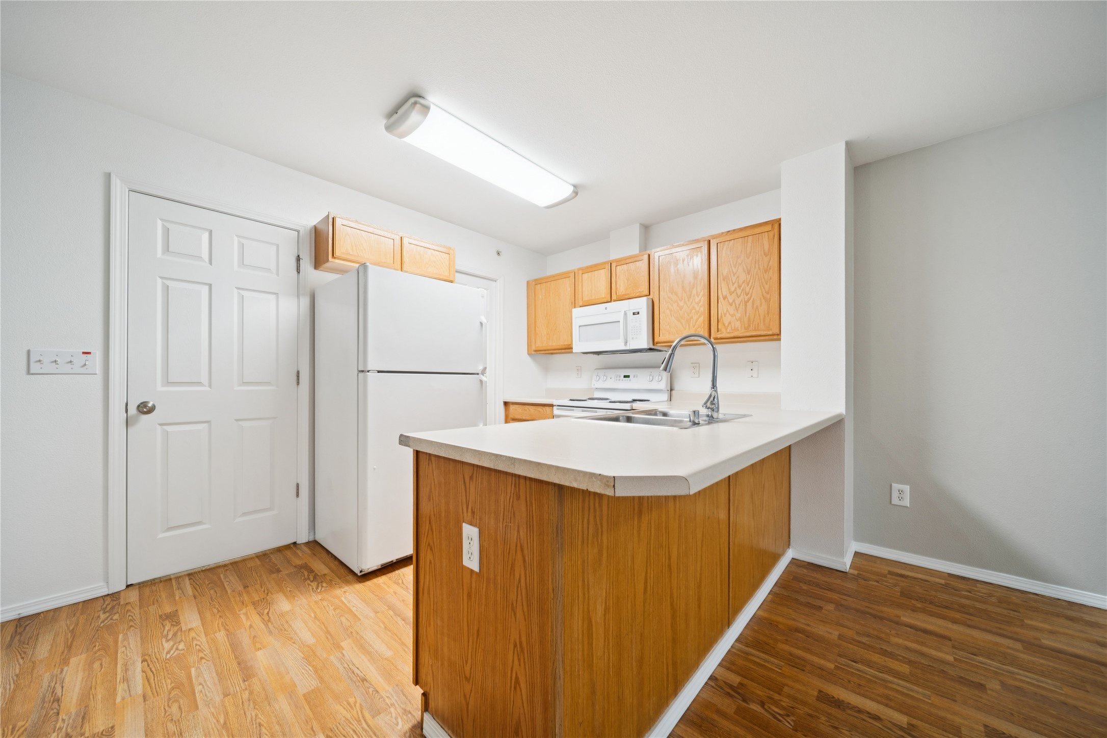 9905 William Jones Circle Unit 2 Property Photo 45