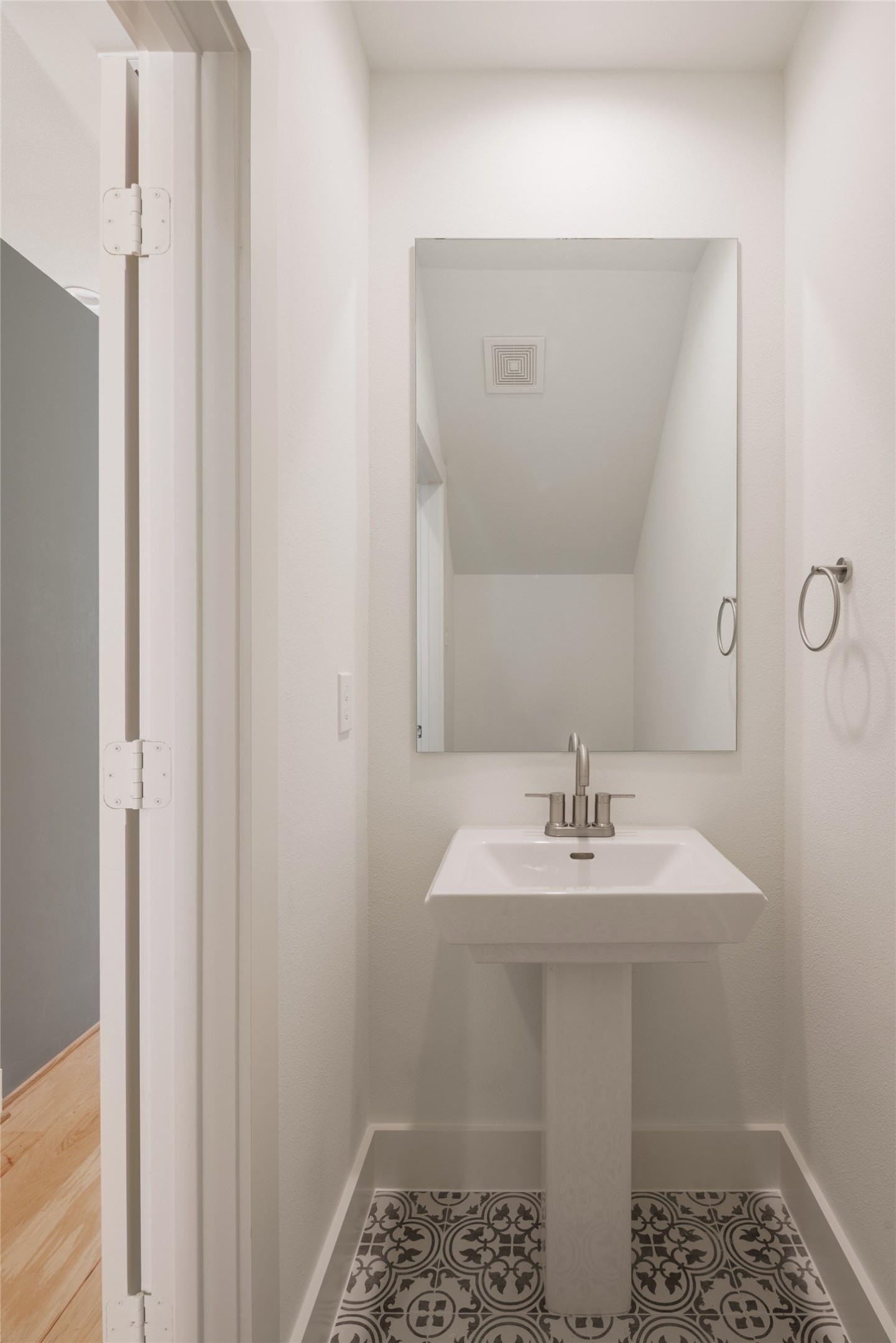 8978 Zurcher Lane Property Photo 8