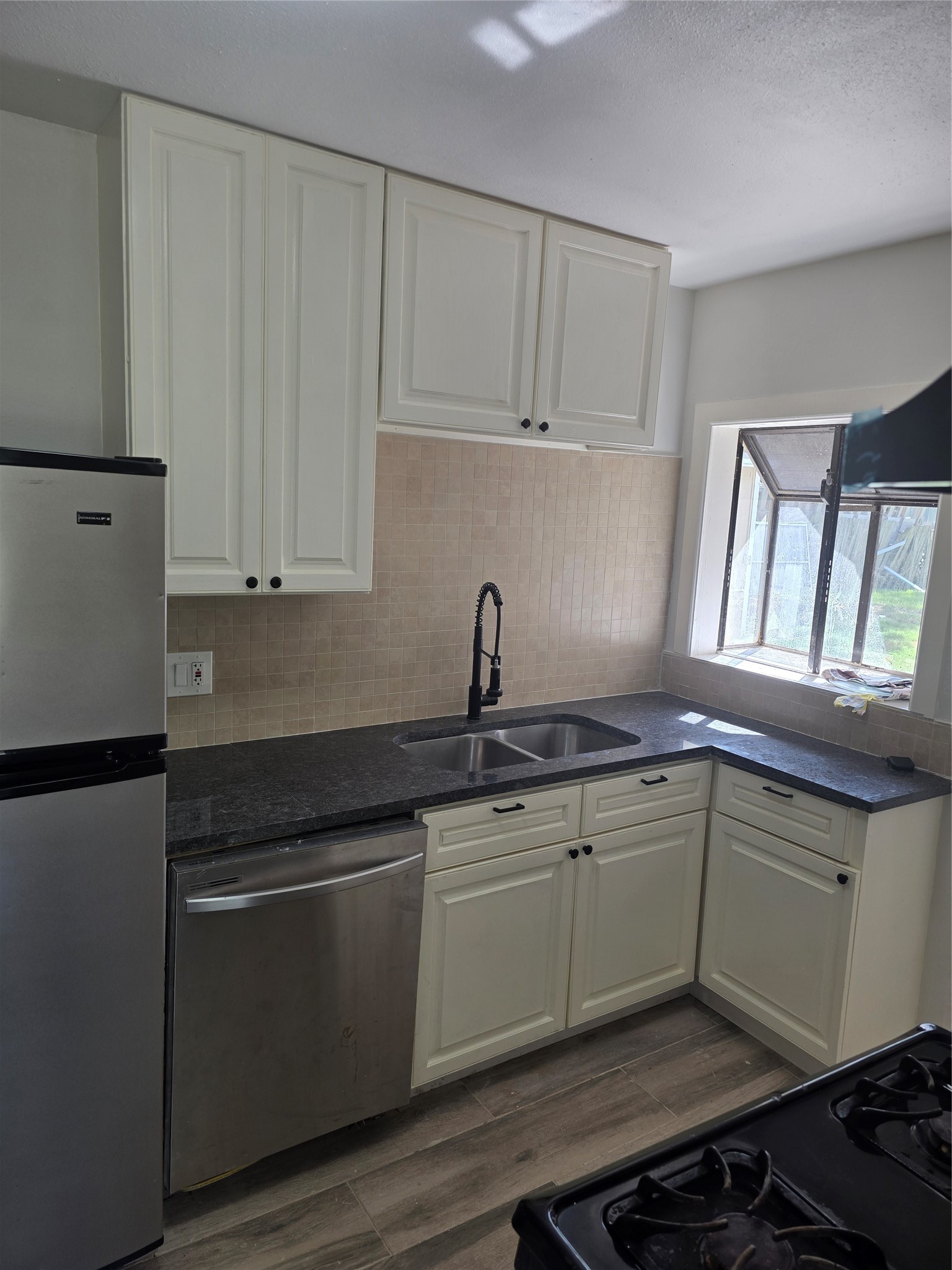 1300 West Street Property Photo 13
