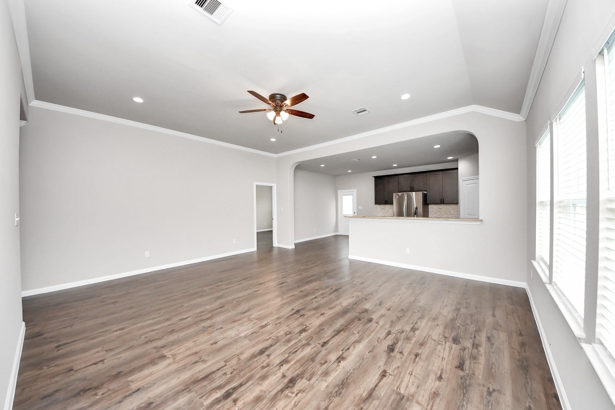 314 Carlos Leal Drive Property Photo 7