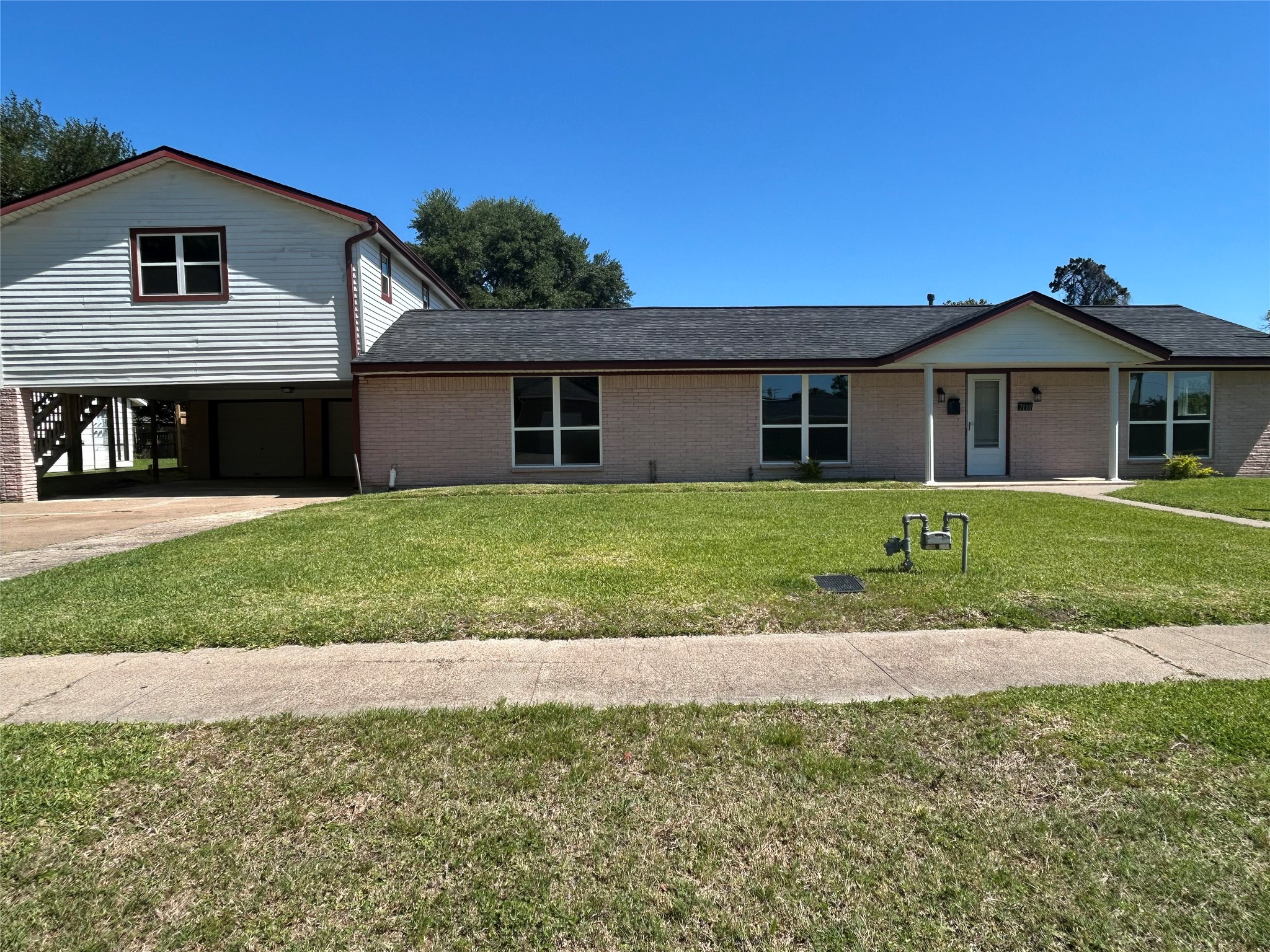 7110 Carver Avenue Property Photo 1