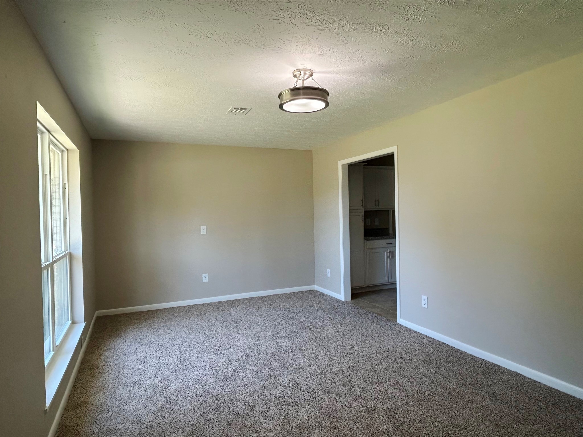 7110 Carver Avenue Property Photo 2