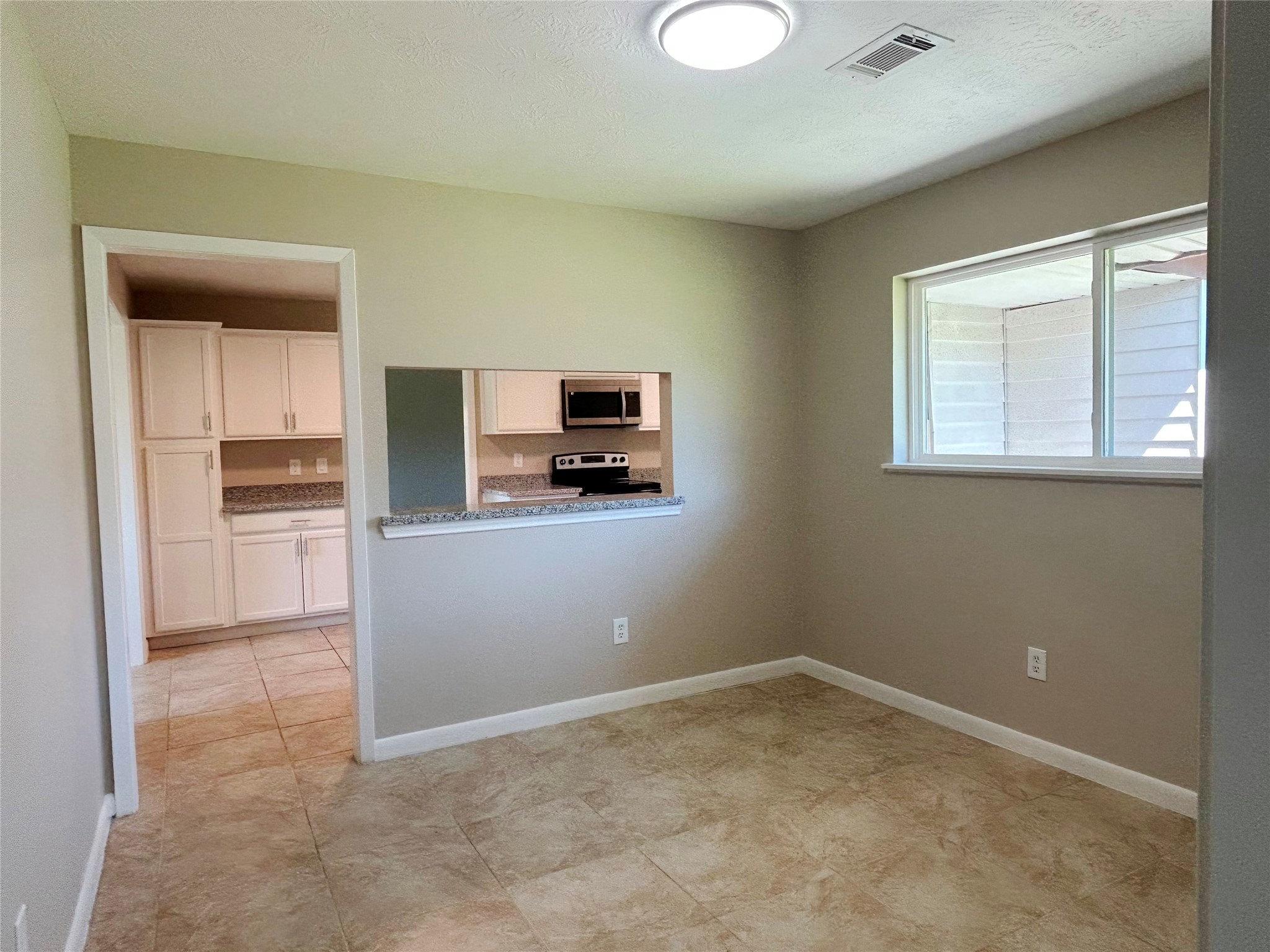 7110 Carver Avenue Property Photo 4