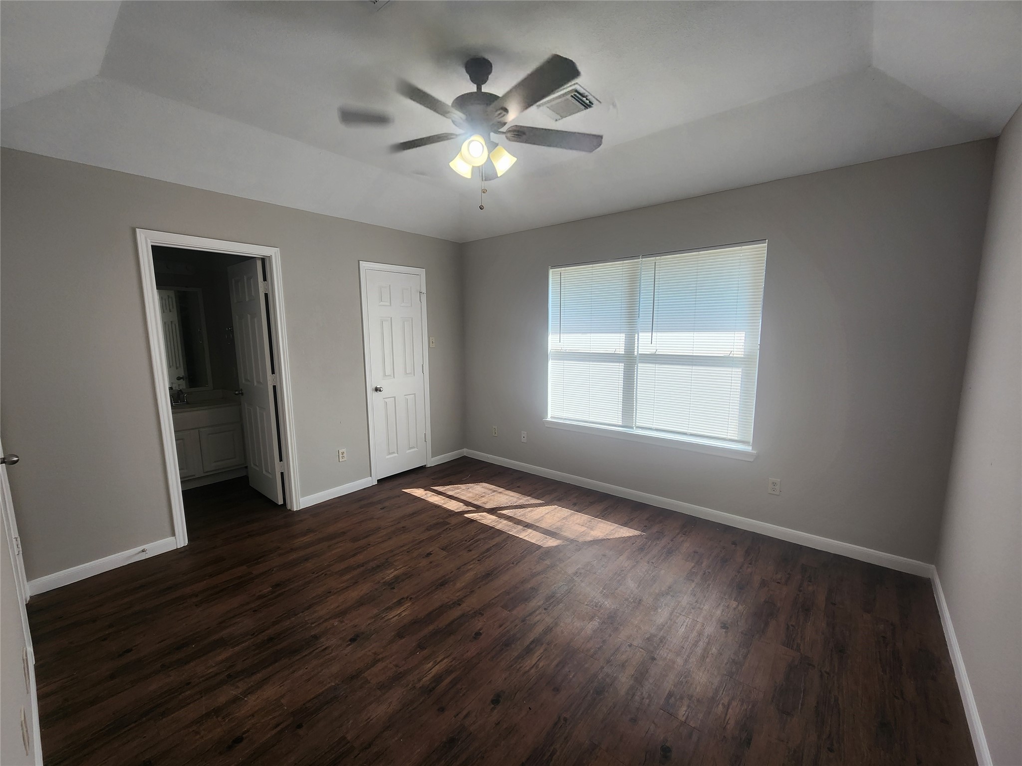 16396 Danika Oak Drive Property Photo 5