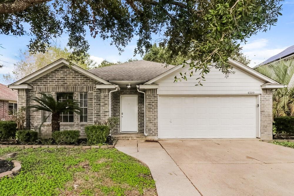 4509 Fox Run Street, Pearland TX 77584 Property Photo 1