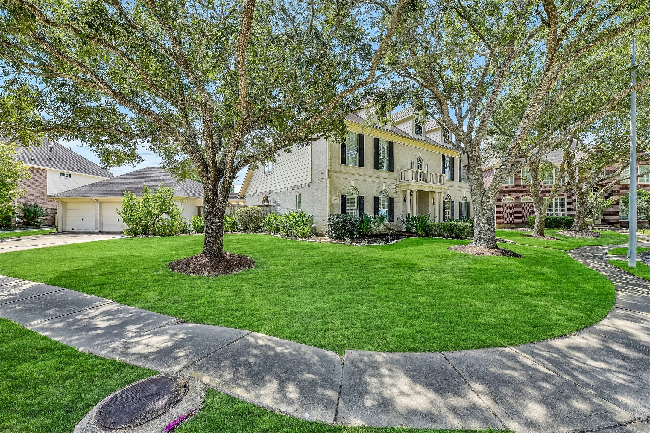 2803 Senova Court Property Photo 2