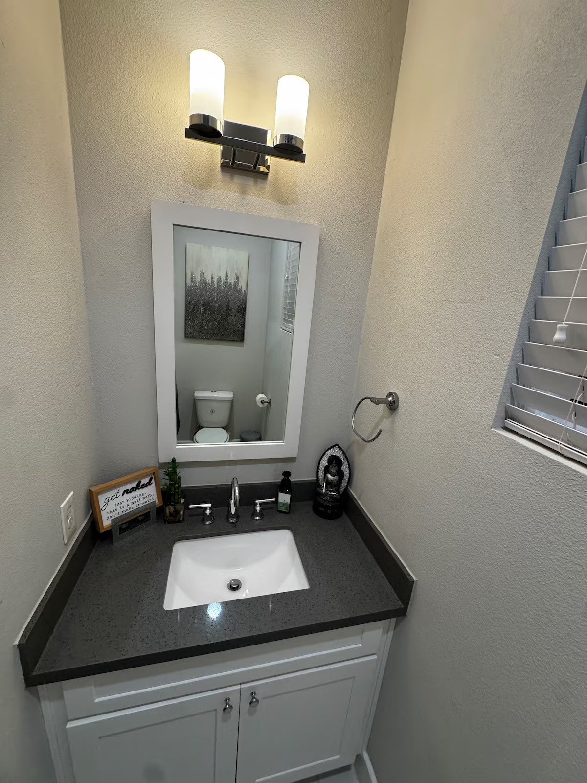3307 Daphne Street Property Photo 4