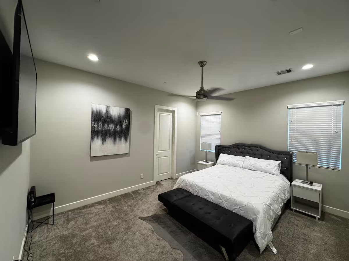 3307 Daphne Street Property Photo 5